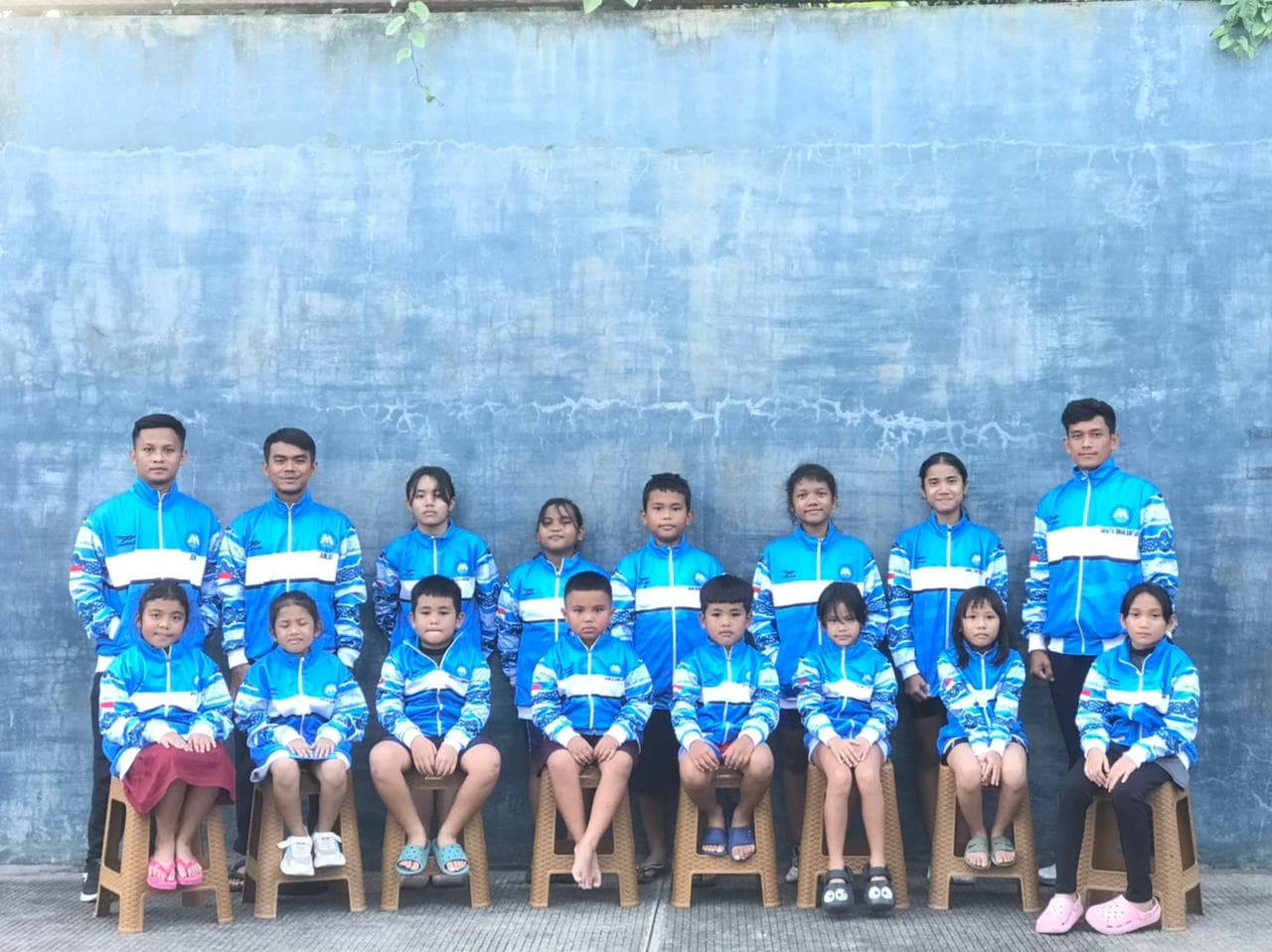 Suasana latihan renang kelompok di Hata Swimming Club